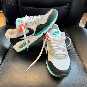 Women’s Nike Correlate Sneakers